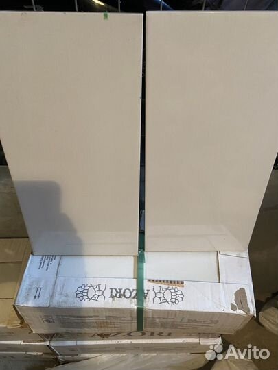 Плитка новая керамическая белая 405 на 201