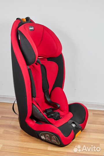 Детское Автокресло Сhicco artsana universal 9-36кг