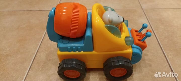 Детская машинка развивающая