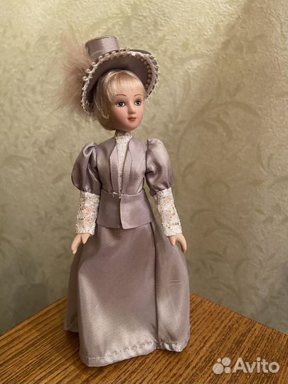 2 фарфоровые куклы