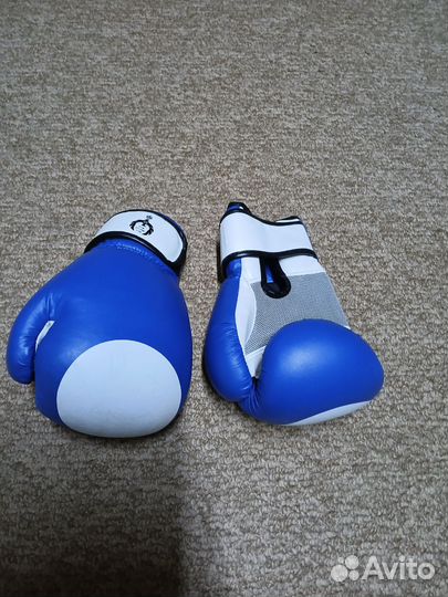 Боксерские перчатки