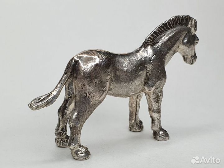 Статуэтка - миниатюра 