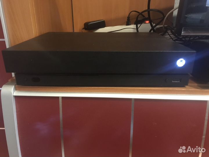 Xbox one x 1tb