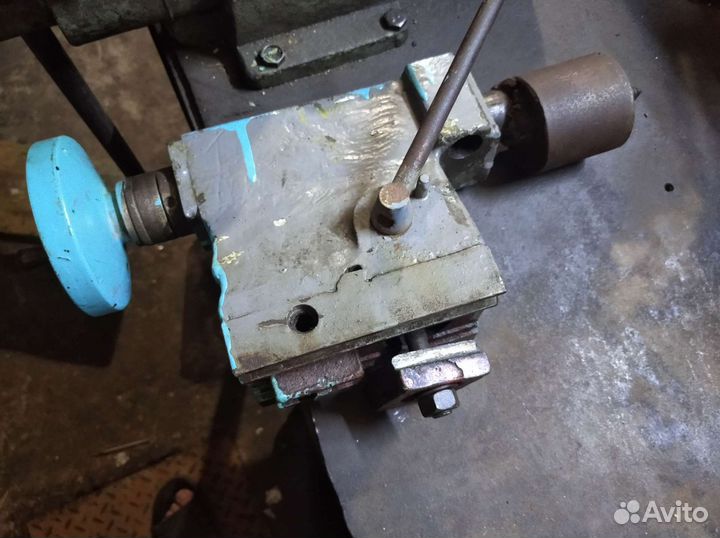 Задняя бабка тв4