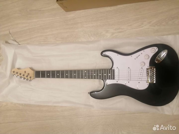 Электро гитара с комбиком
