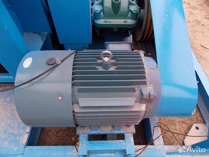 Двигатель бетоносмесителя JS 500 бетонного завода