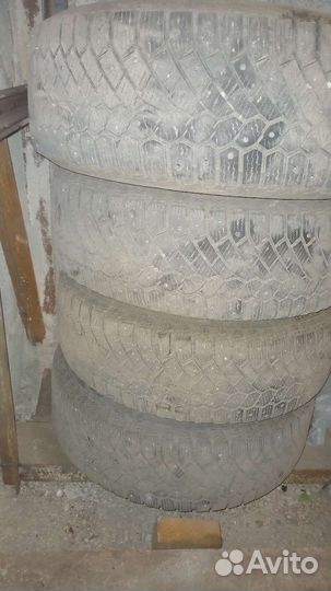 Gislaved Nord Frost 200 215/65 R16 102T