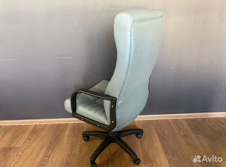 Компьютерное кресло новое