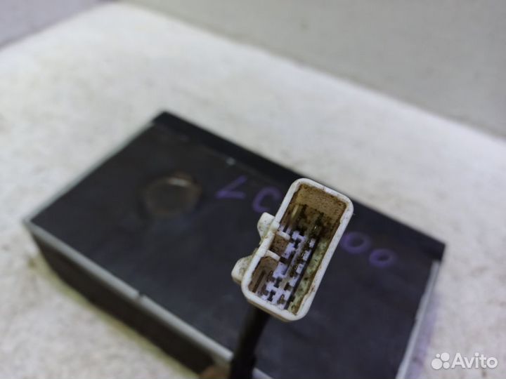 CD-чейнджер 8627060040 Лексус LX 2