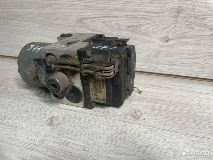 Блок ABS Volkswagen Passat B5 1.6 AHL 1998