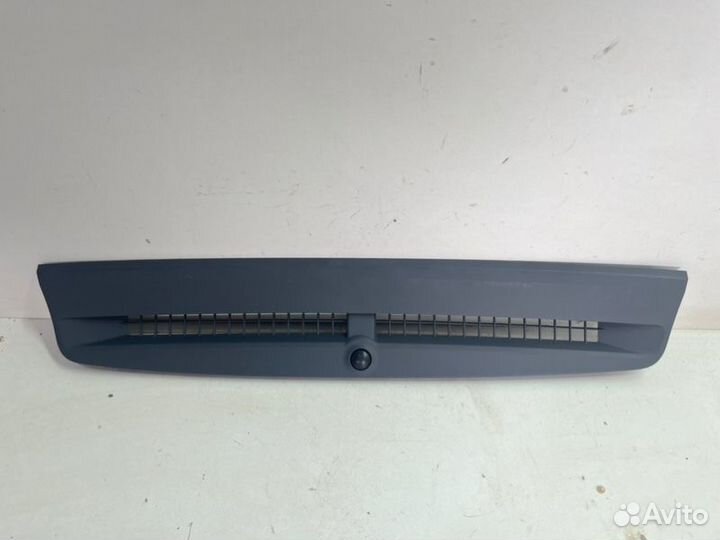 Накладка на воздуховод в торпедо передняя Toyota