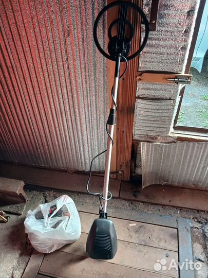 Продам металоискатель md4030