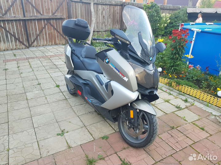 Максискутер BMW C650GT
