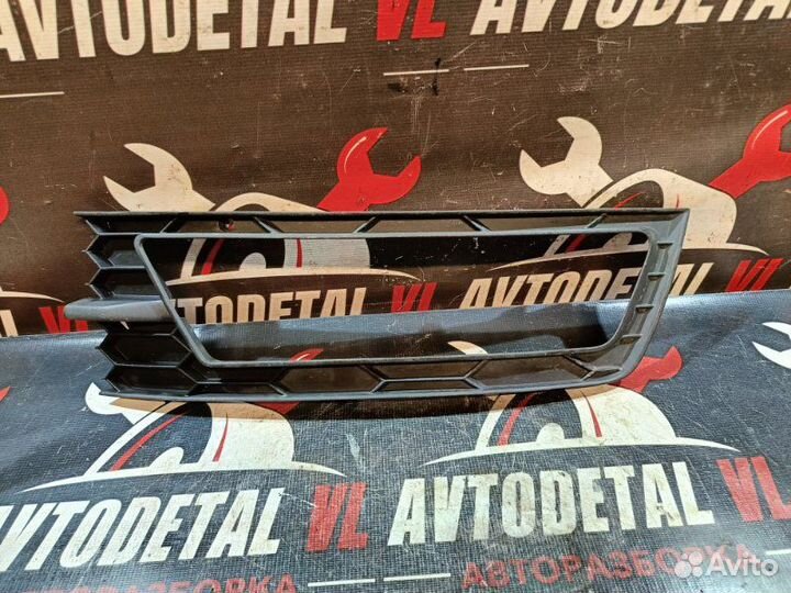 Накладка противотуманной фары передняя правая