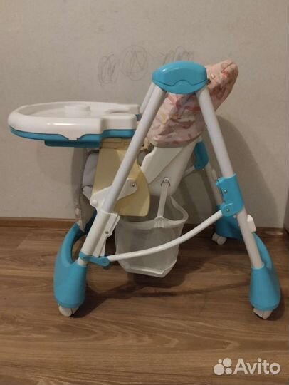 Детский стульчик для кормления