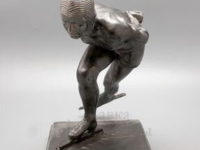 Скульптура «Конькобежка» Янсон-Манизер, СССР, 1956