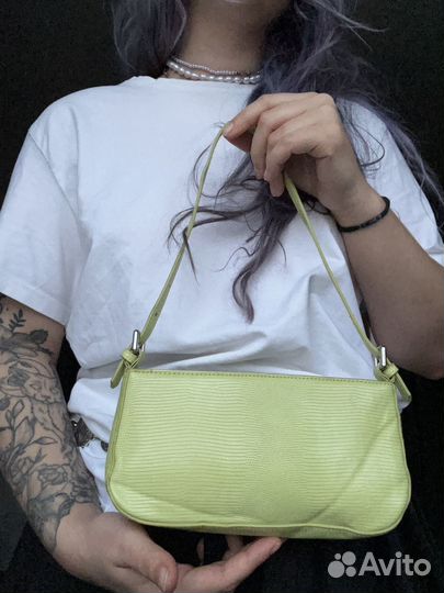 Маленькая сумка-багет