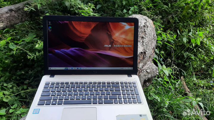 Ноутбук Asus R540U