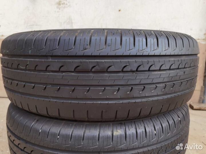 Goodyear EfficientGrip SUV 4x4 215/60 R17 96H