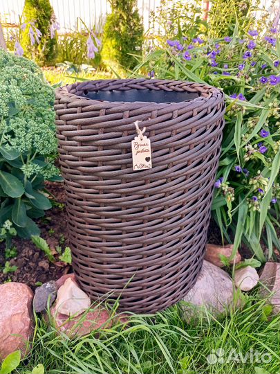 Напольные кашпо из ротанга
