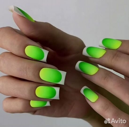 Модель на наращивание ногтей