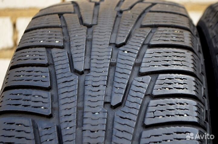 Nokian Tyres Hakkapeliitta R SUV 235/65 R17