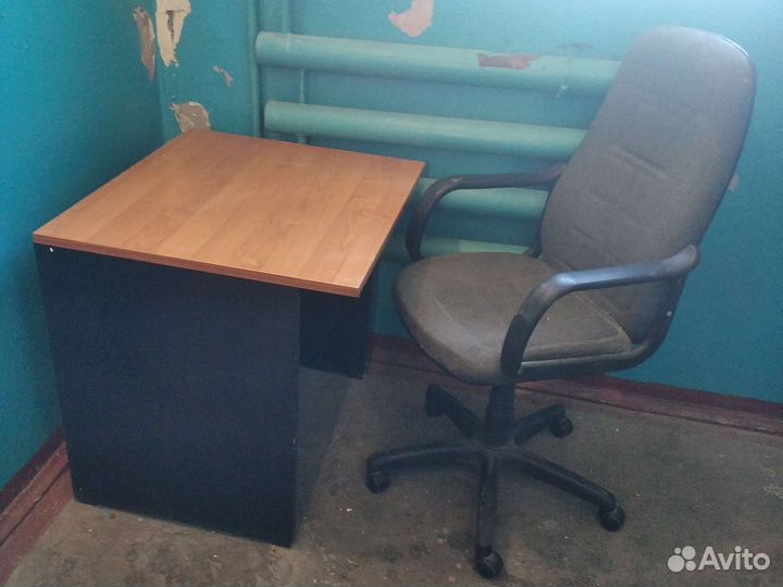Компьютерный стол б/у и кресло б/у
