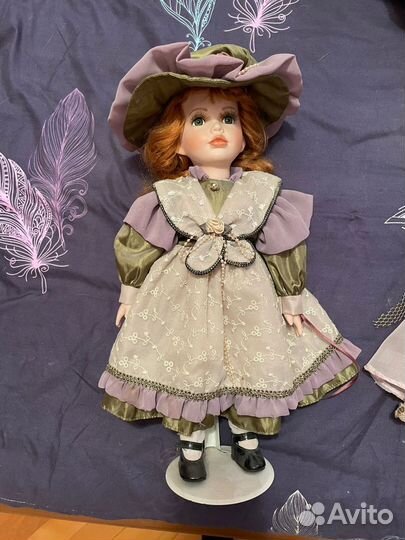 Кукла фарфоровая
