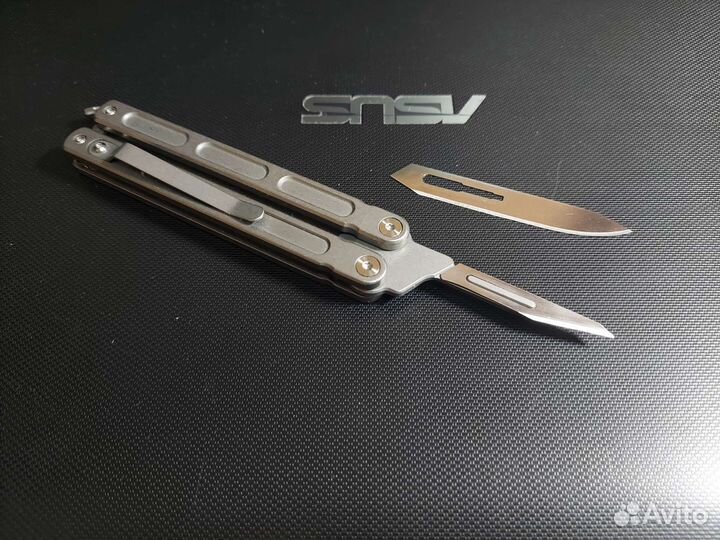 Складной нож из титанового сплава