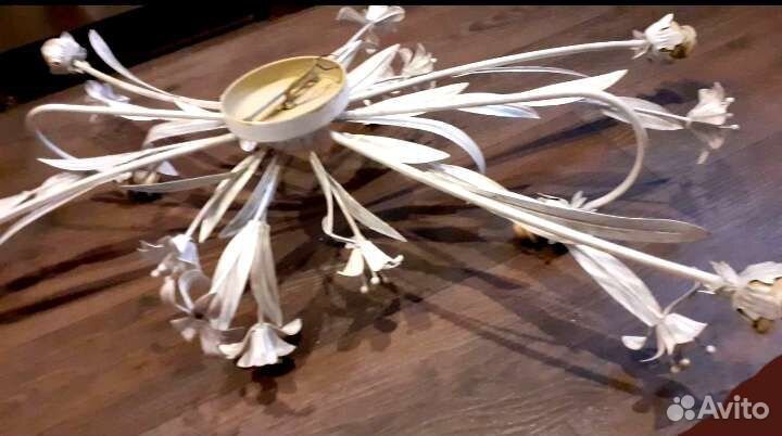 Люстра белая