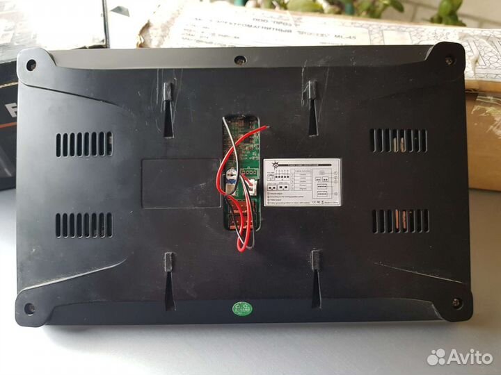 Видеодомофон с замками