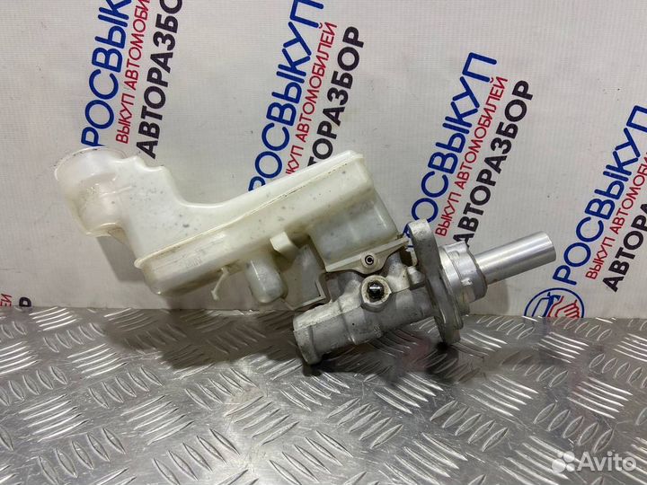 Главный тормозной цилиндр Toyota Camry V40