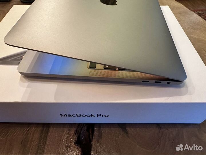 MacBook Pro 13 2020 2.0 GHz i5/16 GB/512 SSD