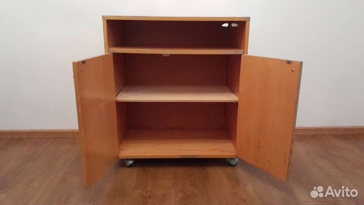 Тумбочка б/у (42*71*82). Дагомыс