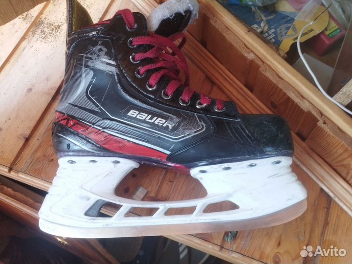 Хоккейные коньки bauer