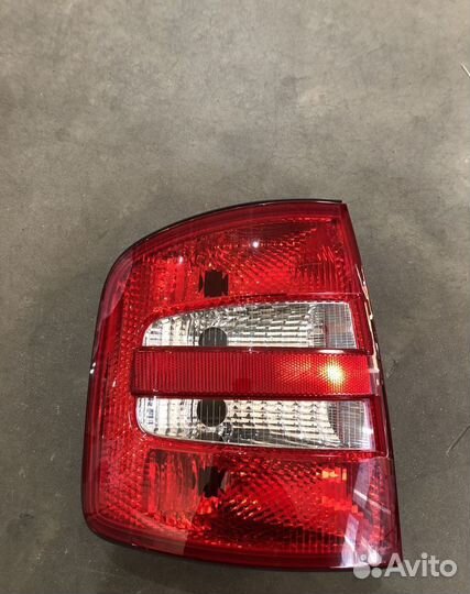 Фонарь задний левый Skoda Fabia 1 (1999-2004)