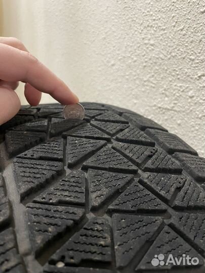 Bridgestone Blizzak DM-V2 235/65 R17 108S