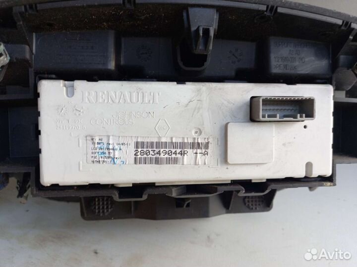 Дисплей информационный Renault Fluence