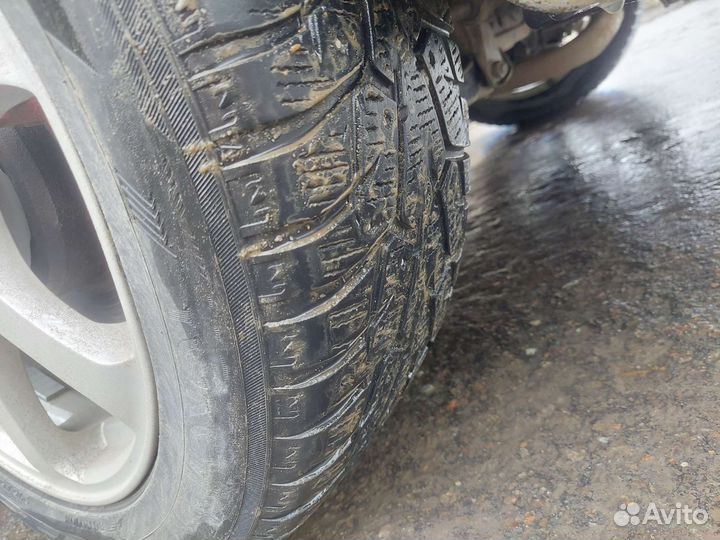 Yokohama Ice Guard Stud IG55 215/55 R17