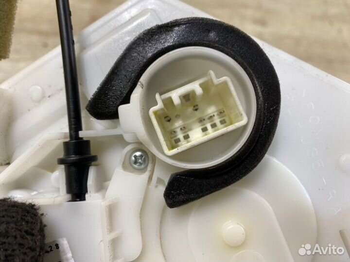 Замок двери передний правый Mazda Mazda6 GJ 2.2