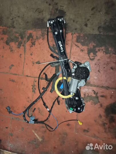 Стеклоподъемник двери передней правой BMW E46