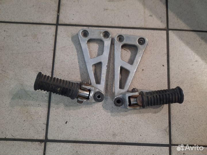 Подножки пассажира Honda vf 1000