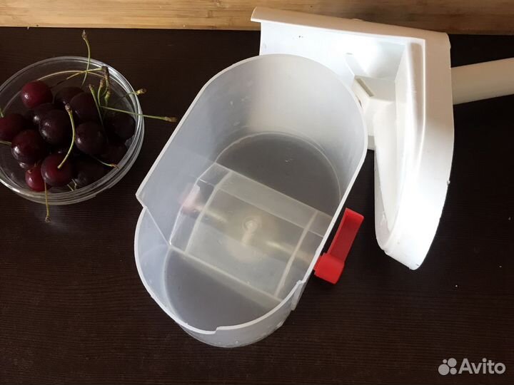 Машинка для удаления вишневых косточек