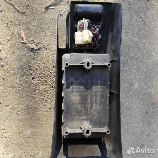 Подлокотник