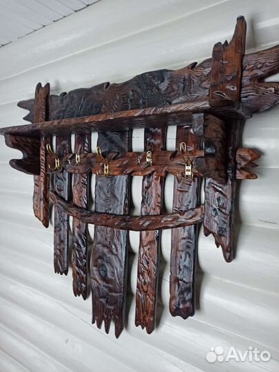 Вешалка в деревенском стиле