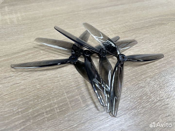 Пропеллеры для FPV квадрокоптера HQProp 7040-3