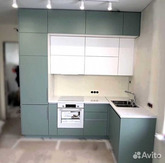 Кухонный гарнитур из массива