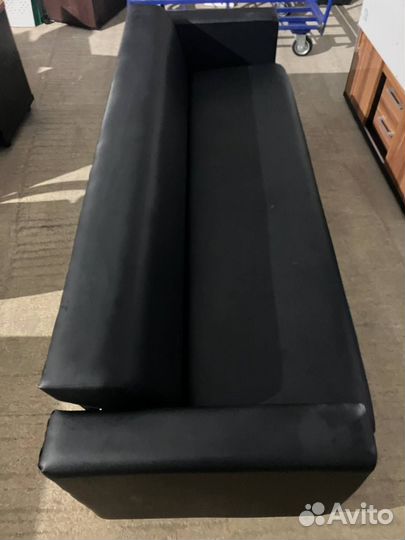 Кожаный диван раскладной бу