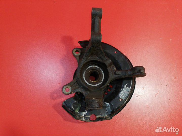 Поворотный кулак передний правый Toyota Probox