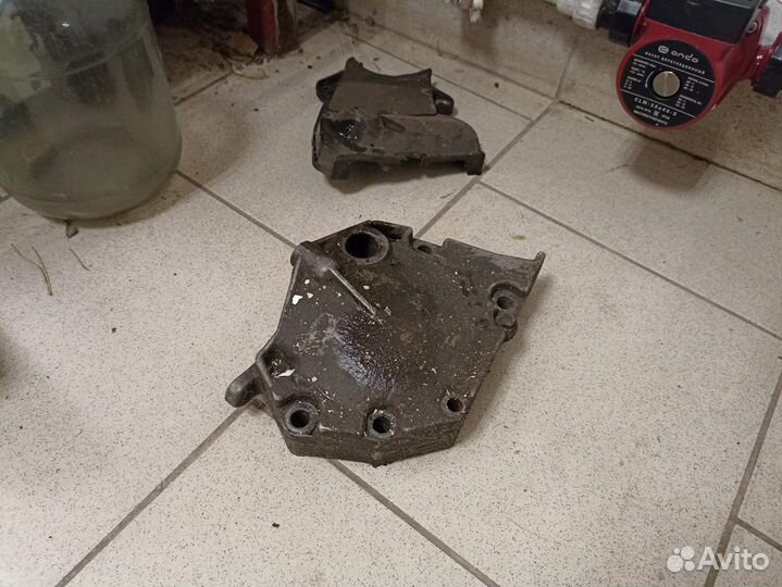 Крышка двигателя передняя Renault Symbol 1.4